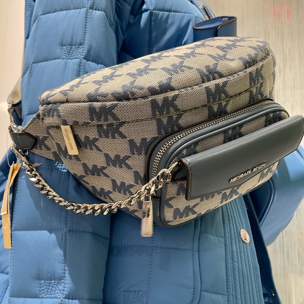 MICHAEL KORS
Maisie Large Logo 2-in-1 Sling Waist Fanny Pack Crossbody 
Denim